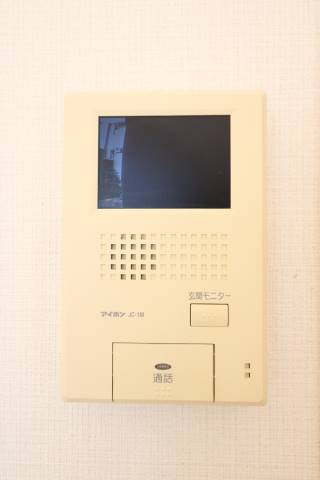 モニター付きインターホンで安心です