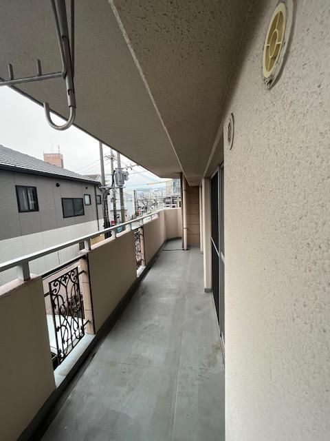 天気のいい日はこちらで洗濯物を干せます