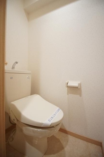 清潔感のあるトイレです