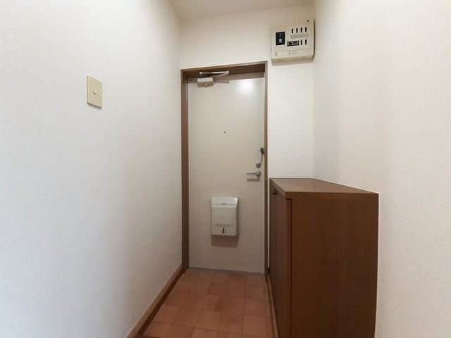 玄関収納も完備。