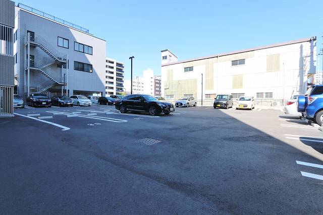 敷地内駐車場ございます