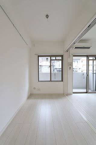 こちらは寝室にいかがでしょうか