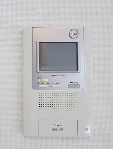 モニタ付インターホンなど設備も充実