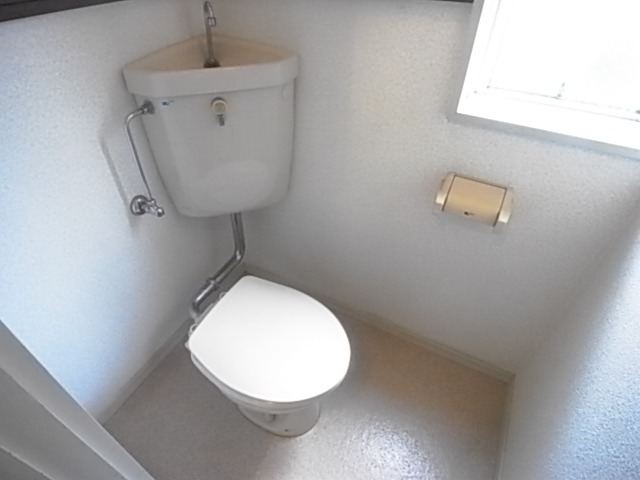 清潔感のあるトイレですね。