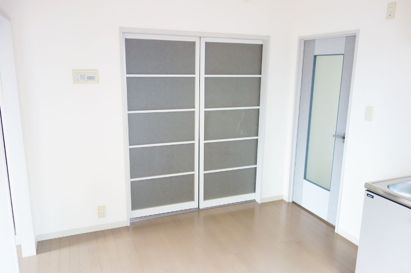 広々としたお部屋ですね。