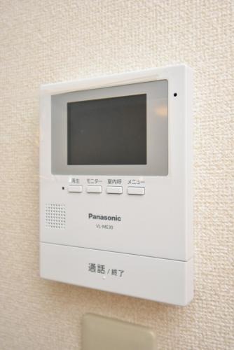 モニター付きインターホンで安心です