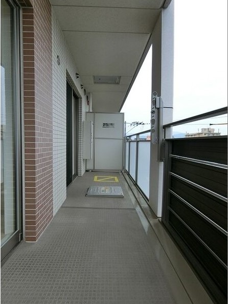 天気のいい日の洗濯物はこちらへ