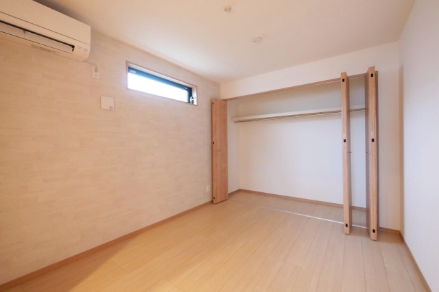 こちらは寝室にいかがでしょうか？？