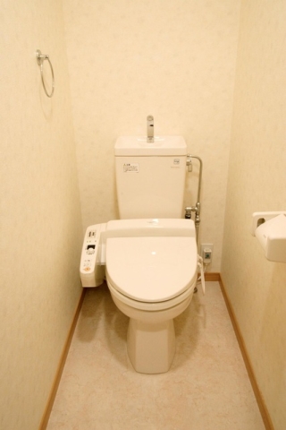 ウォシュレット完備。