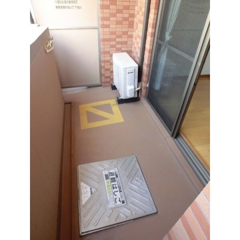 洗濯物も干せるバルコニーです