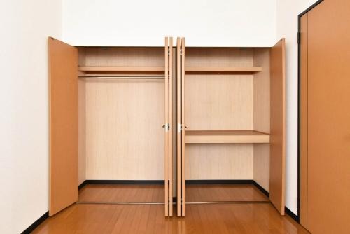各部屋に収納があるのでお荷物の多い方も安心