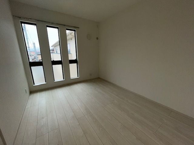 こちら寝室にいかがでしょうか