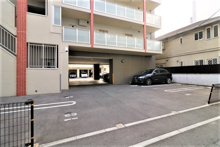 敷地内駐車場です。