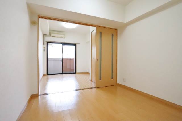 こちら寝室にいかがでしょうか