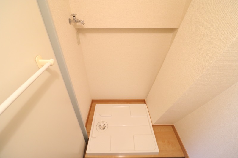 室内洗濯機置場完備。