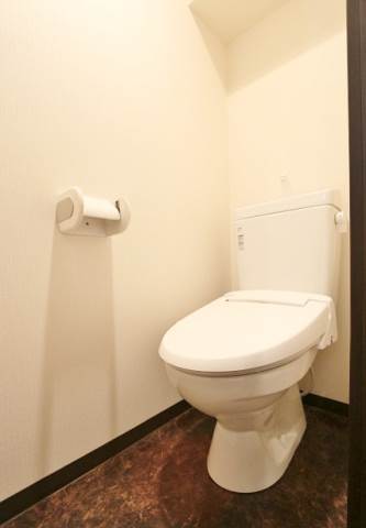 ウォシュレット付で清潔感のあるトイレです