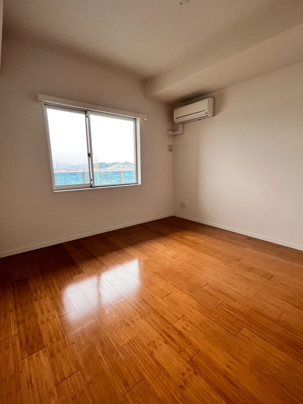 日差しが差し込んで明るいお部屋ですね