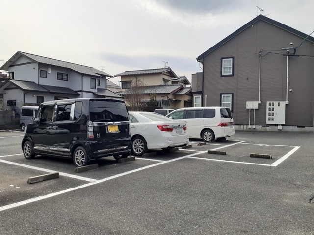 敷地内駐車場もございます