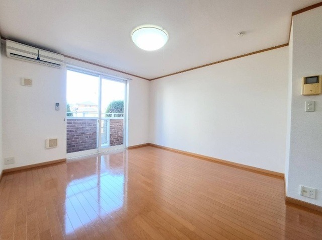 家具の配置がしやすいお部屋です