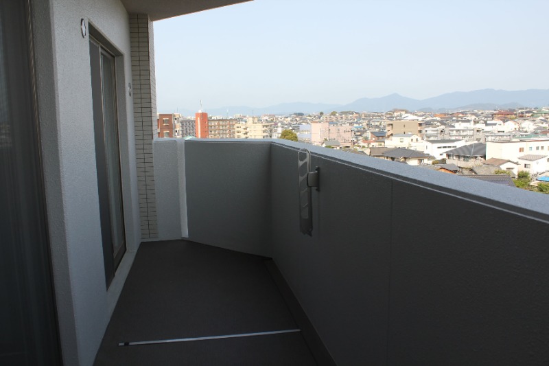 広いバルコニーです