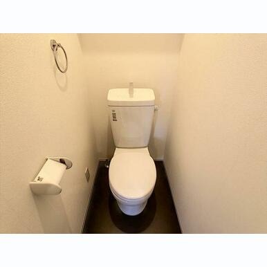 清潔感のあるトイレですね。