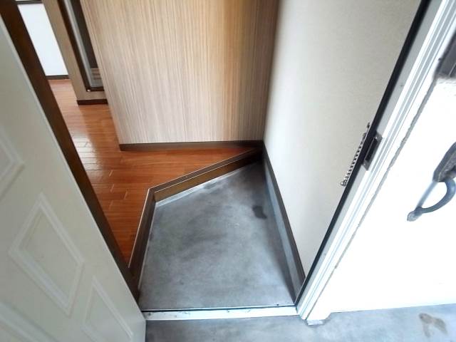 玄関はこんな感じです。