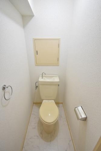 清潔感のあるトイレです