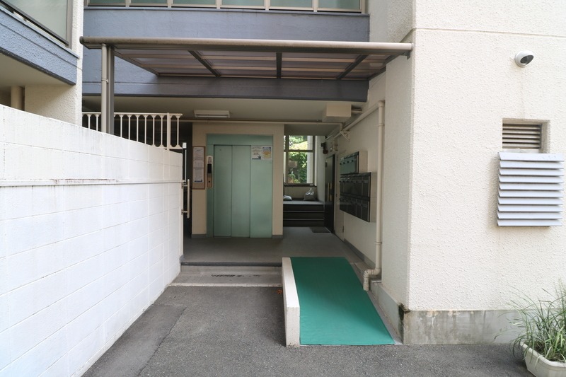 エレベーター完備。