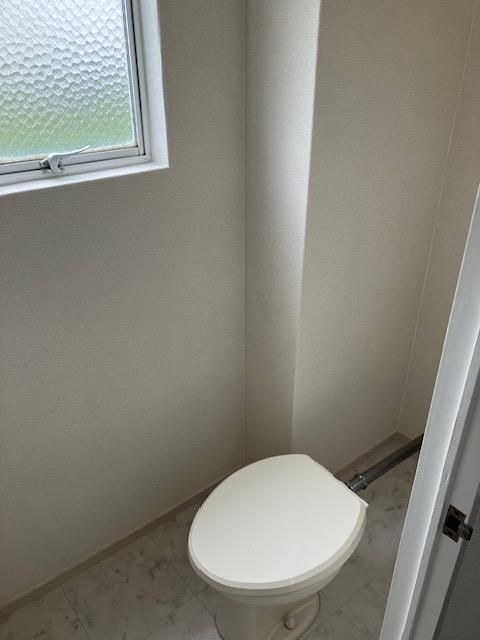 清潔感のあるトイレですね。