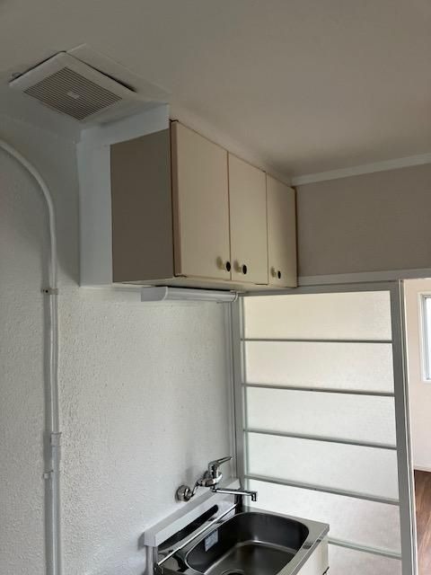 キッチン上収納も完備。