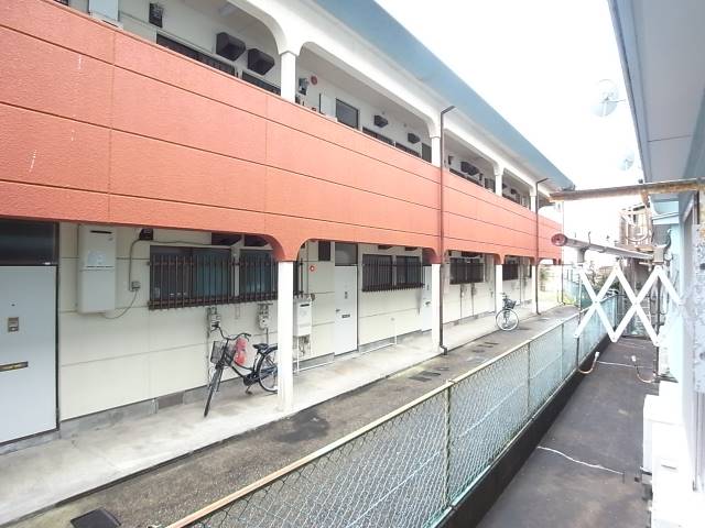 開放的な廊下ですね。