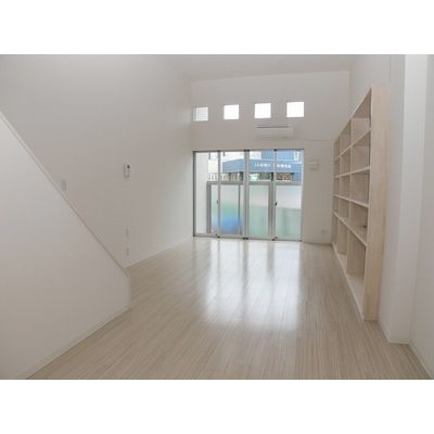 オシャレで明るいお部屋です