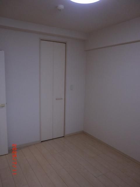 こちらは寝室にいかがでしょうか