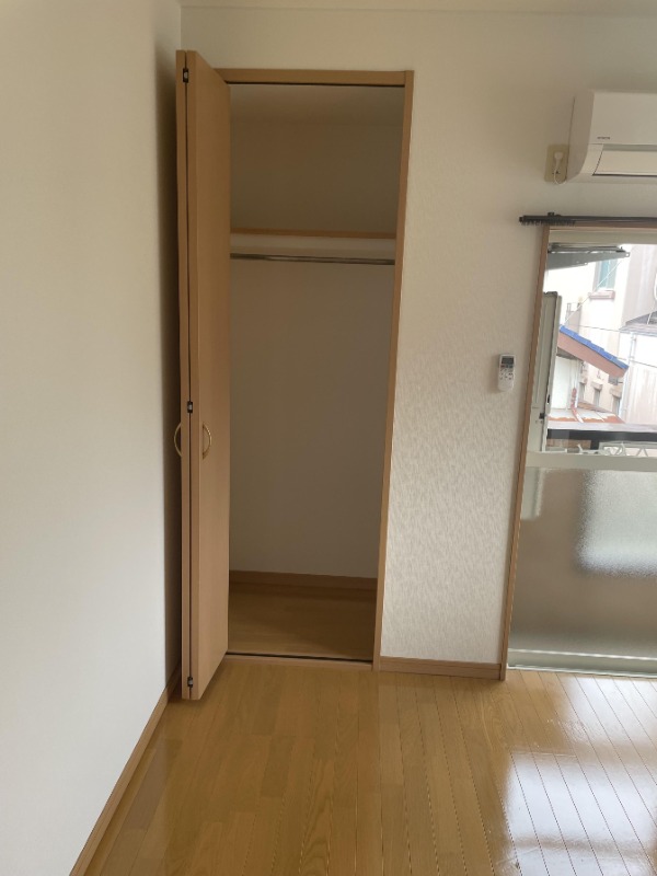 お荷物はこちらへ。