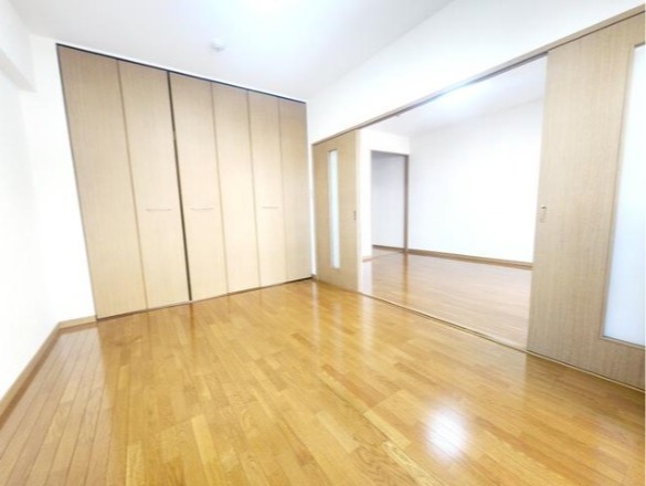 広々とした洋室です