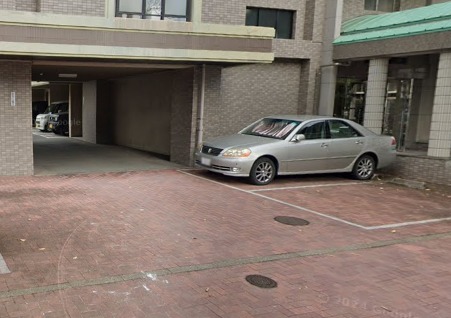 敷地内駐車場完備。