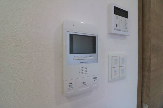 来訪者の顔が確認できるので安心ですね
