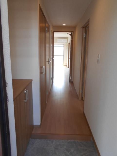 明るい玄関ですね