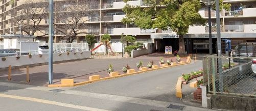 そばに公園もあるのでお子様も遊びやすいですね