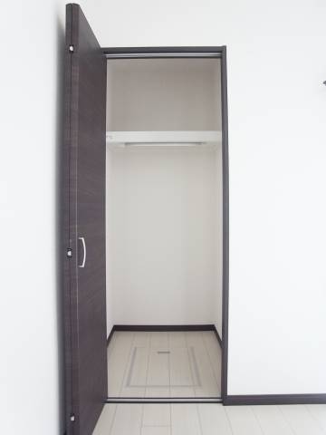 お洋服が多い方でも楽々収納できます