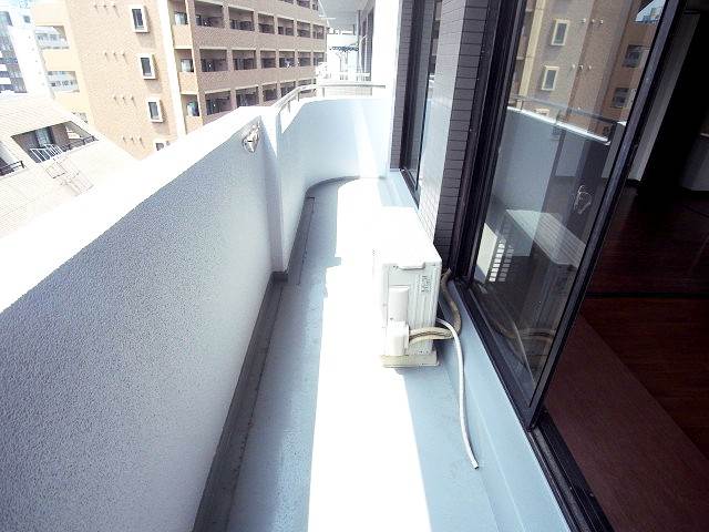 明るいバルコニーですよ