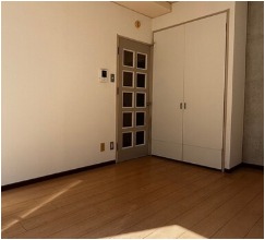 外の様子が見えて安心です。