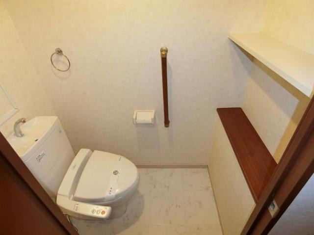 清潔感のあるトイレです