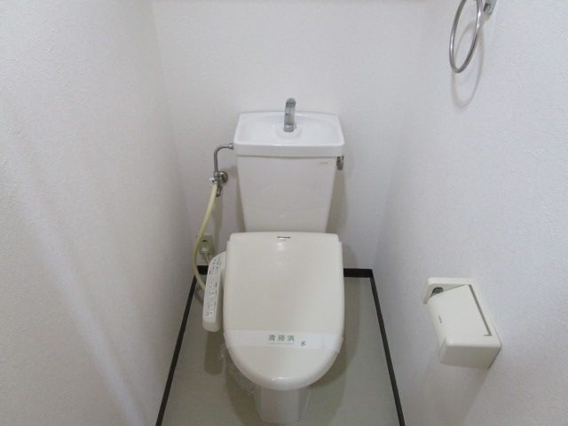 清潔感のあるトイレです