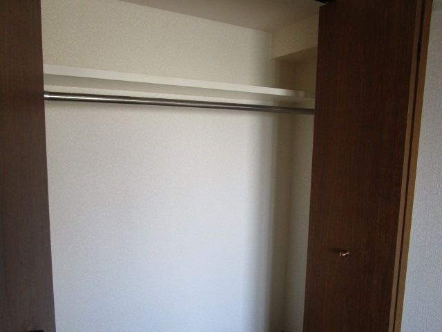 各部屋に収納がついてます