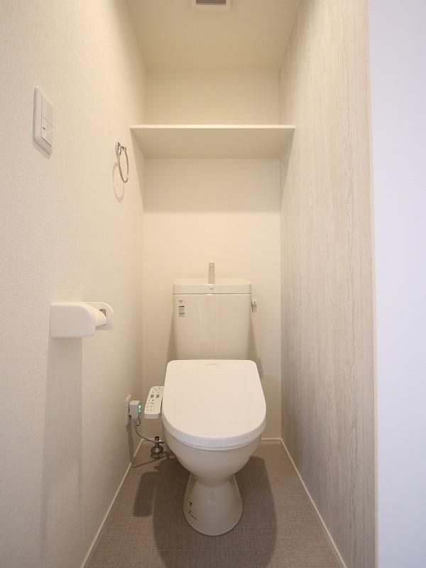 清潔感のあるトイレですね。