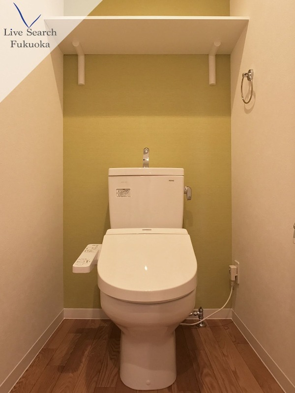 収納棚が嬉しいトイレ空間