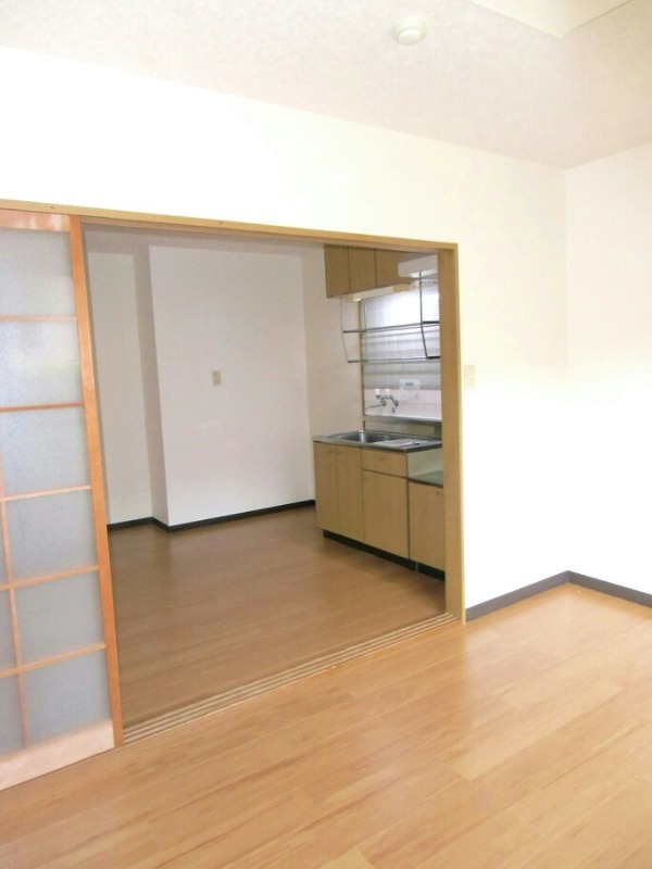 6帖の洋室で広々しています