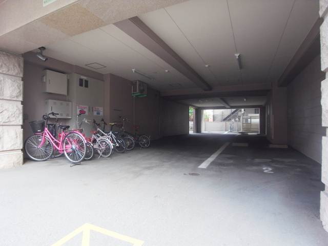 敷地内駐車場　駐輪場あります