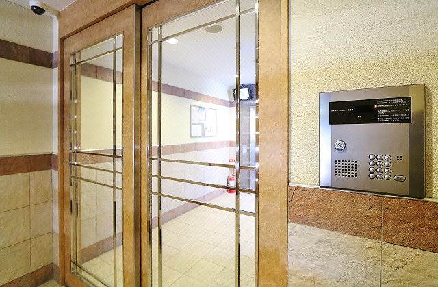 オートロック付の建物なのでセキュリティ面も安心です